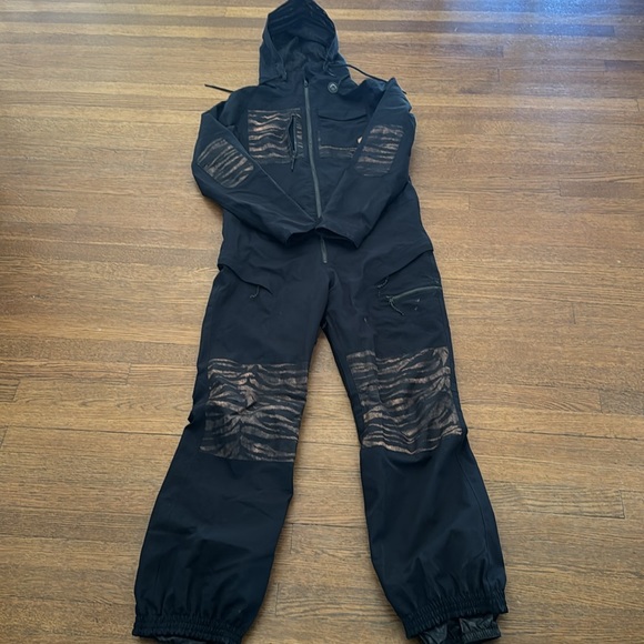 NWT Volcom Women’s Large Snow Jumpsuit - Picture 2 of 5